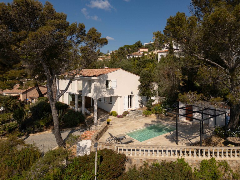 Villa for Sale in Les Issambres, St Raphaël, Ste Maxime Area 11