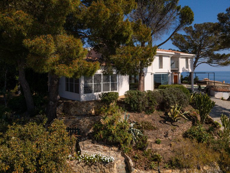 Villa for Sale in Les Issambres, St Raphaël, Ste Maxime Area 2