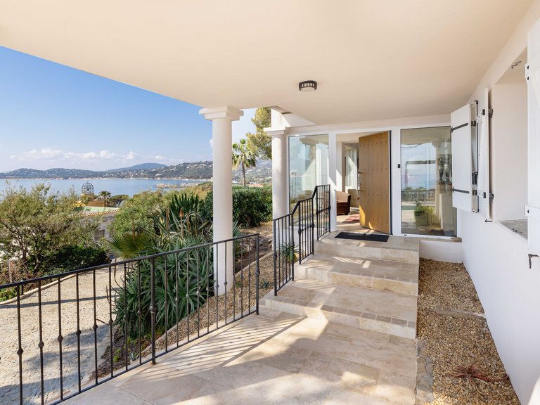 Villa for Sale in Les Issambres, St Raphaël, Ste Maxime Area 12