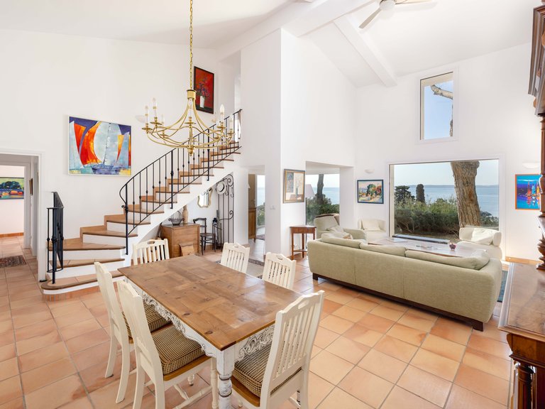Villa for Sale in Les Issambres, St Raphaël, Ste Maxime Area 4