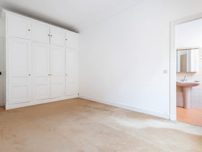 Apartment for Sale in 7th (invalides, Eiffel Tower, Orsay), Paris Left Bank (5th,6th & 7th ) 16