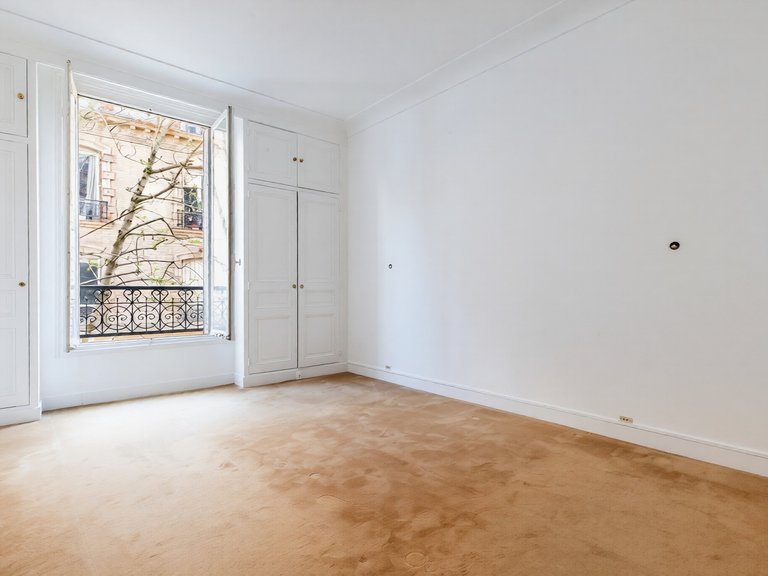 Apartment for Sale in 7th (invalides, Eiffel Tower, Orsay), Paris Left Bank (5th,6th & 7th ) 12