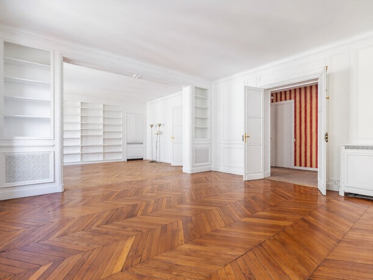 Apartment for Sale in 7th (invalides, Eiffel Tower, Orsay), Paris Left Bank (5th,6th & 7th ) 4