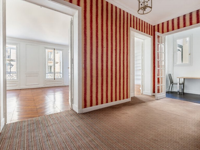 Apartment for Sale in 7th (invalides, Eiffel Tower, Orsay), Paris Left Bank (5th,6th & 7th ) 9