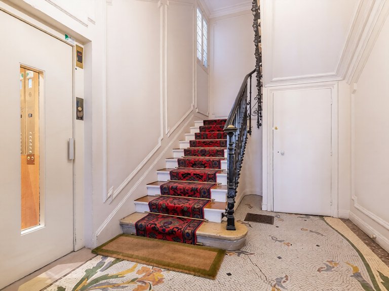 Apartment for Sale in 7th (invalides, Eiffel Tower, Orsay), Paris Left Bank (5th,6th & 7th ) 19