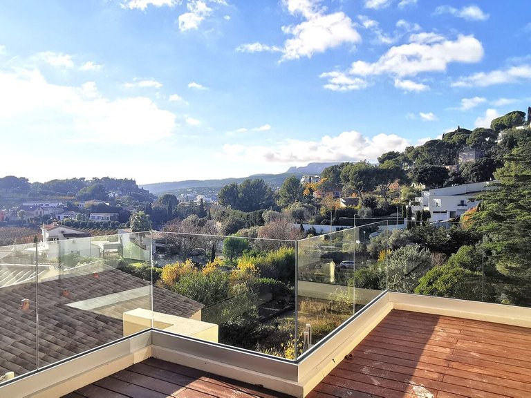 Villa for Sale in Cassis, Provence Coast (cassis To Cavalaire) 1