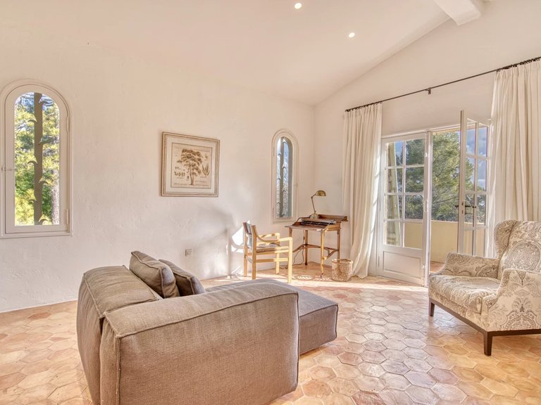 Villa for Sale in Mouans Sartoux, Mougins, Valbonne, Grasse Area 6