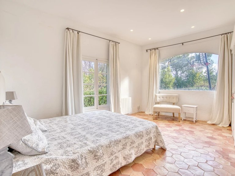 Villa for Sale in Mouans Sartoux, Mougins, Valbonne, Grasse Area 7