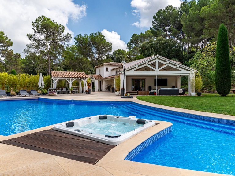 Villa for Sale in Mougins, Mougins, Valbonne, Grasse Area 2