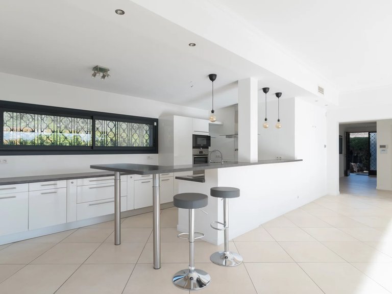 Villa for Sale in Mougins, Mougins, Valbonne, Grasse Area 5