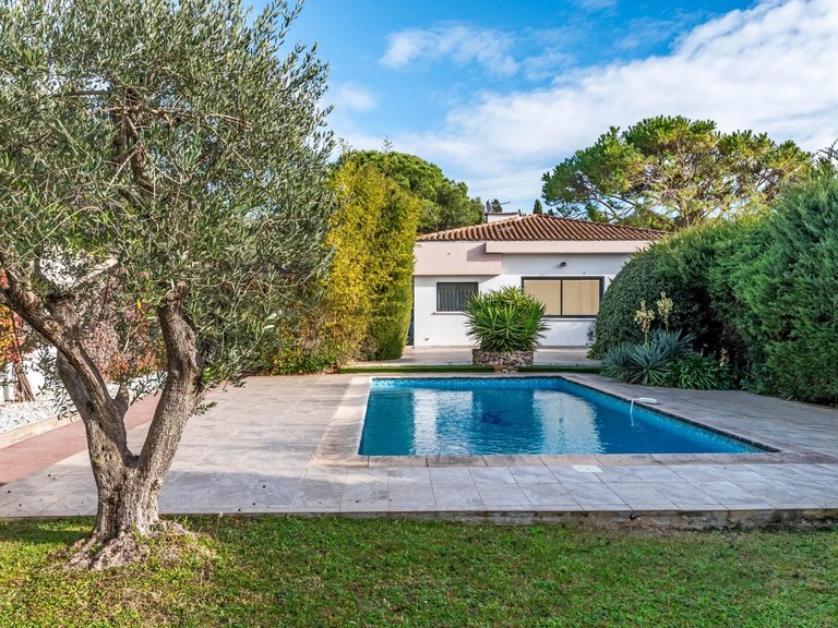 Villa for Sale in Mougins, Mougins, Valbonne, Grasse Area 7