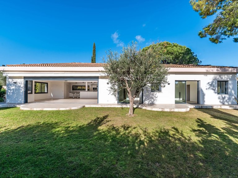 Villa for Sale in Mougins, Mougins, Valbonne, Grasse Area 8