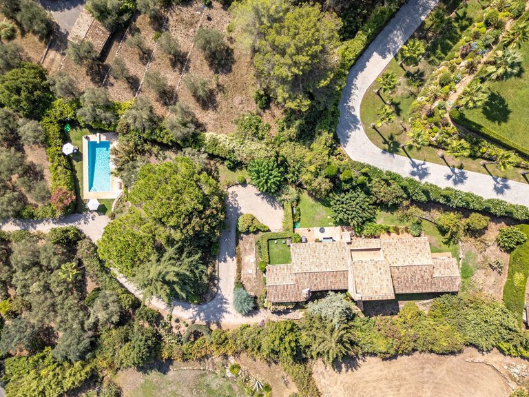 Villa for Sale in Mouans Sartoux, Mougins, Valbonne, Grasse Area 1