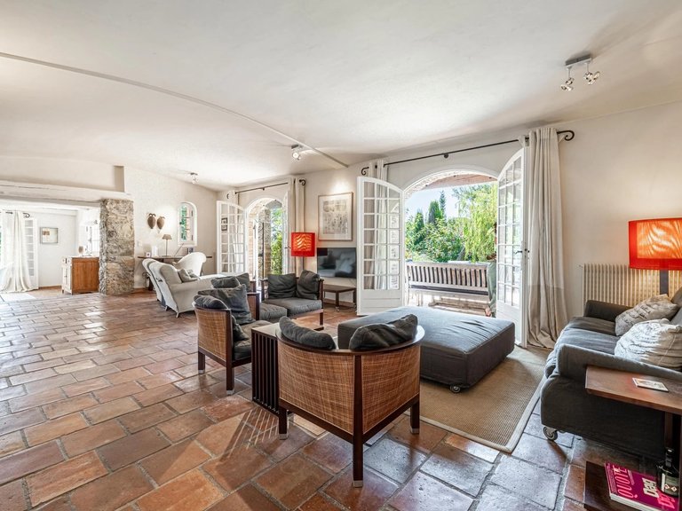 Villa for Sale in Mouans Sartoux, Mougins, Valbonne, Grasse Area 2