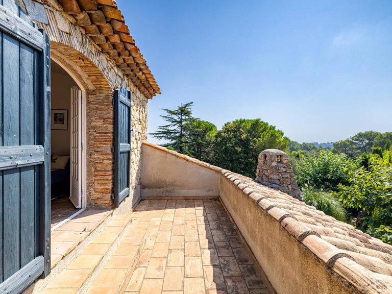 Villa for Sale in Mouans Sartoux, Mougins, Valbonne, Grasse Area 9