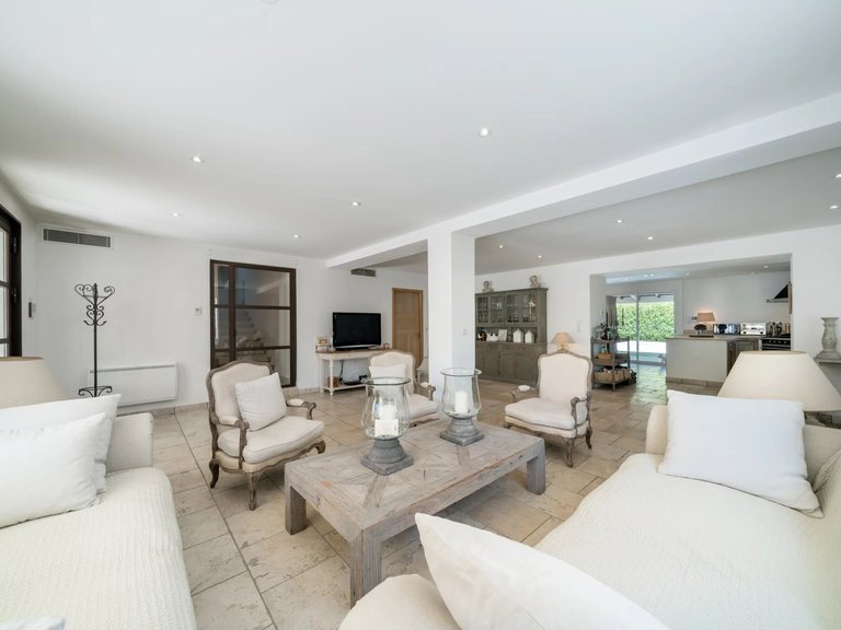 Villa for Sale in Mougins, Mougins, Valbonne, Grasse Area 4
