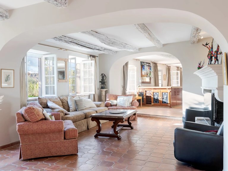 Villa for Sale in Grasse, Mougins, Valbonne, Grasse Area 2