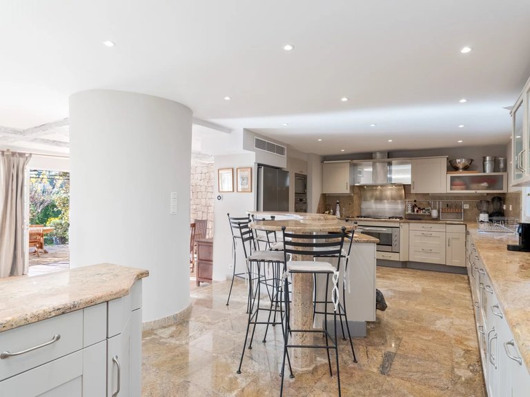 Villa for Sale in Grasse, Mougins, Valbonne, Grasse Area 3