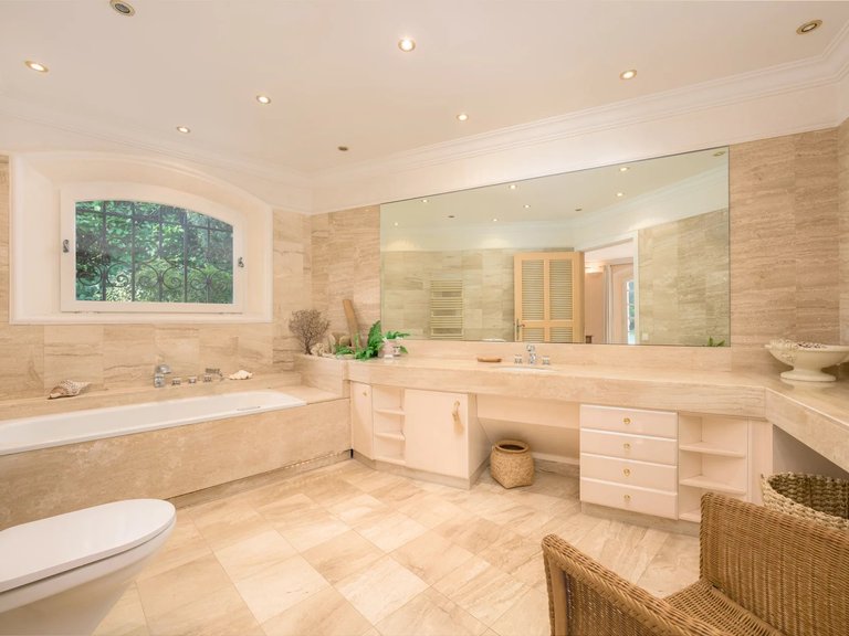 Villa for Sale in Mougins, Mougins, Valbonne, Grasse Area 8