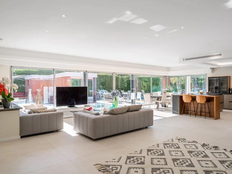 Villa for Sale in Mougins, Mougins, Valbonne, Grasse Area 2