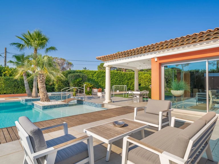Villa for Sale in Mougins, Mougins, Valbonne, Grasse Area 17