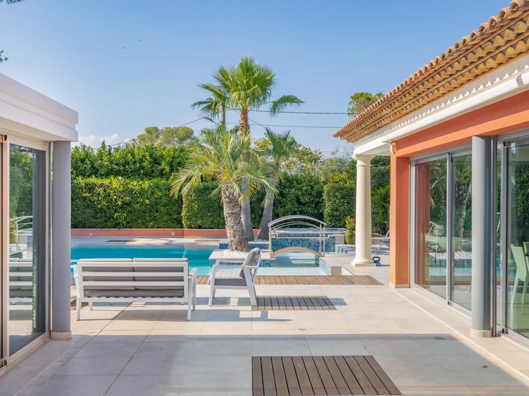 Villa for Sale in Mougins, Mougins, Valbonne, Grasse Area 18