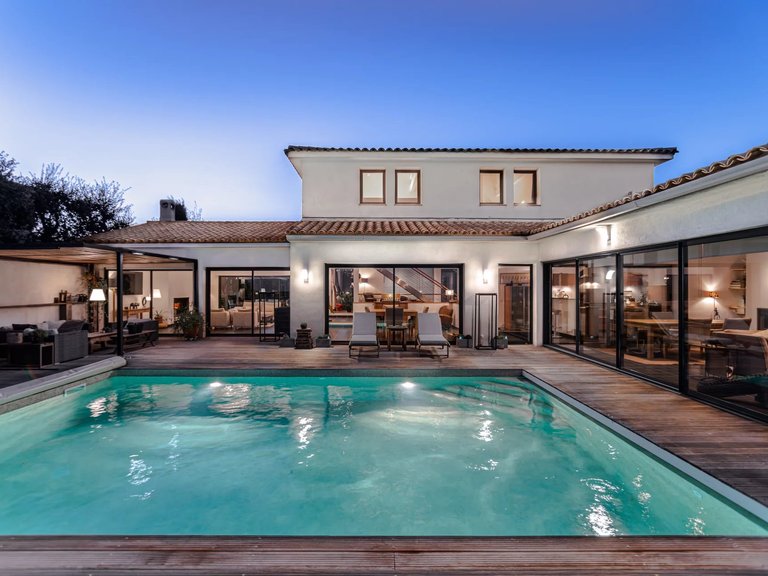 Villa for Sale in Mandelieu La Napoule, Cannes Area 1