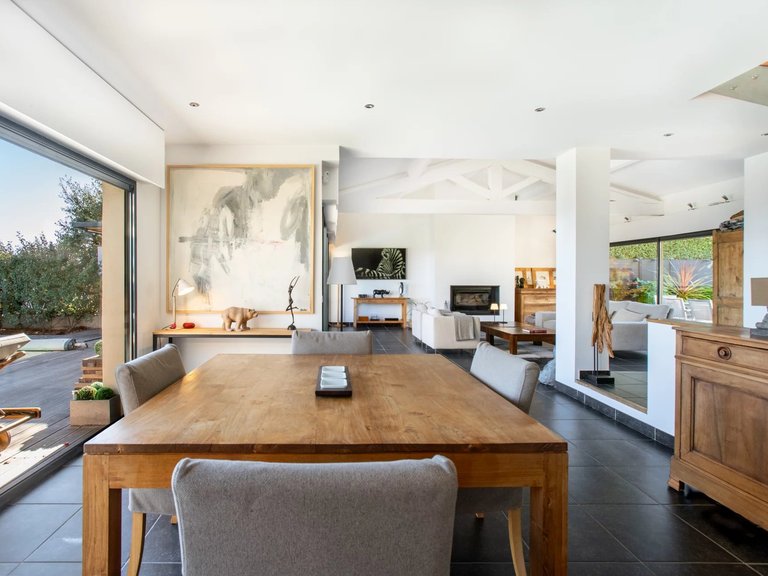 Villa for Sale in Mandelieu La Napoule, Cannes Area 11