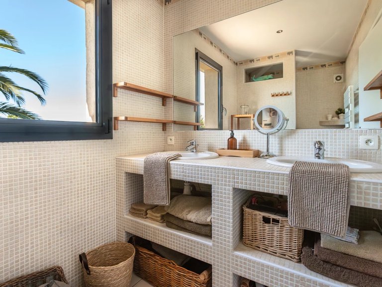 Villa for Sale in Mandelieu La Napoule, Cannes Area 18