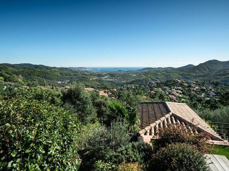 Villa for Sale in Mandelieu La Napoule, Cannes Area 19