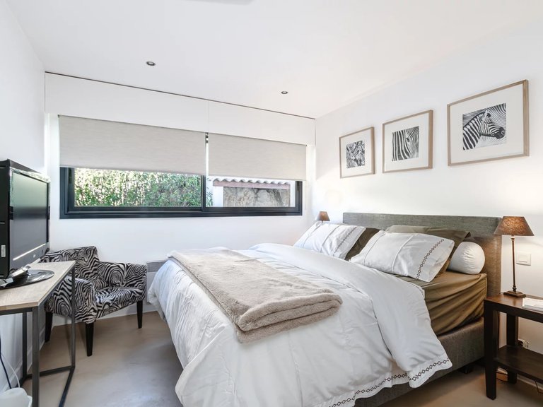 Villa for Sale in Mandelieu La Napoule, Cannes Area 20