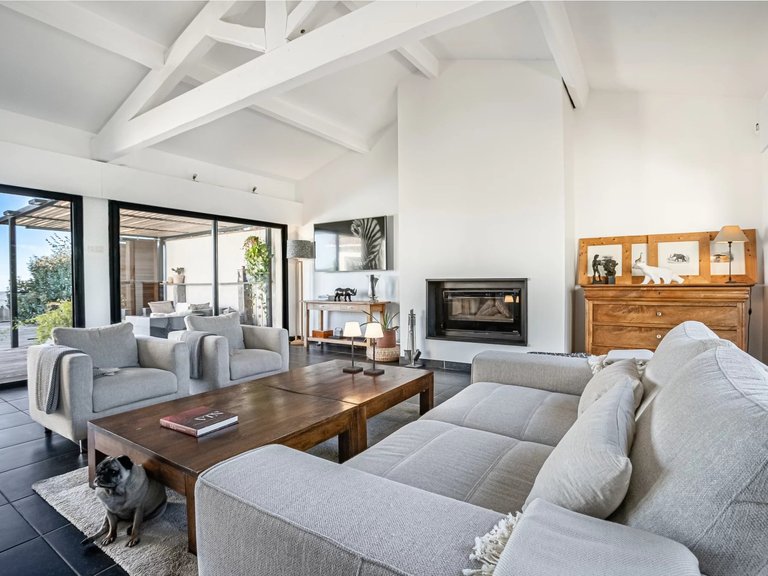Villa for Sale in Mandelieu La Napoule, Cannes Area 7