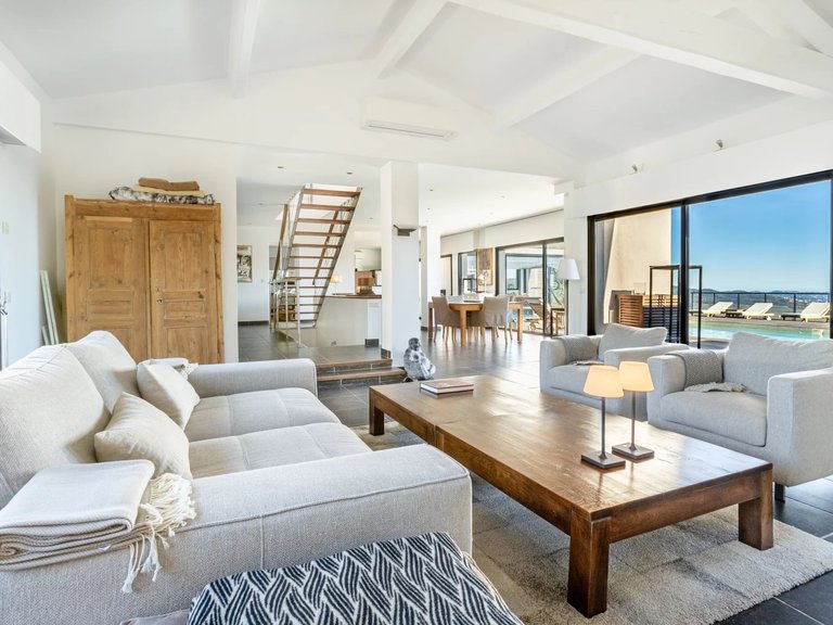 Villa for Sale in Mandelieu La Napoule, Cannes Area 9