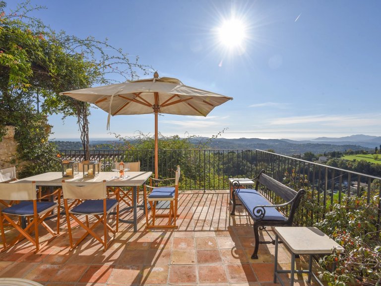 Villa for Sale in Chateauneuf Grasse, Mougins, Valbonne, Grasse Area 1