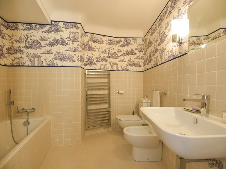 Villa for Sale in Chateauneuf Grasse, Mougins, Valbonne, Grasse Area 18