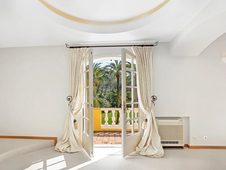 Villa for Sale in Mougins, Mougins, Valbonne, Grasse Area 19