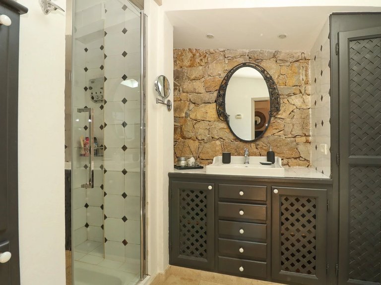 Villa for Sale in Fayence, Var Countryside (fayence, Lorgues, Cotignac) 18