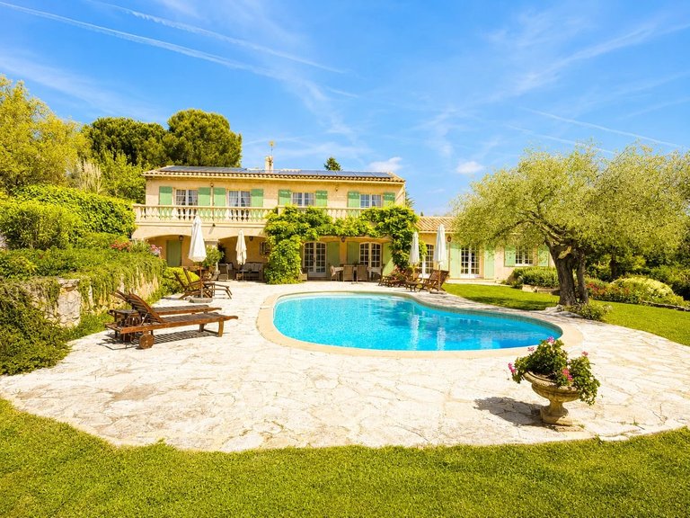Villa for Sale in Valbonne, Mougins, Valbonne, Grasse Area 1