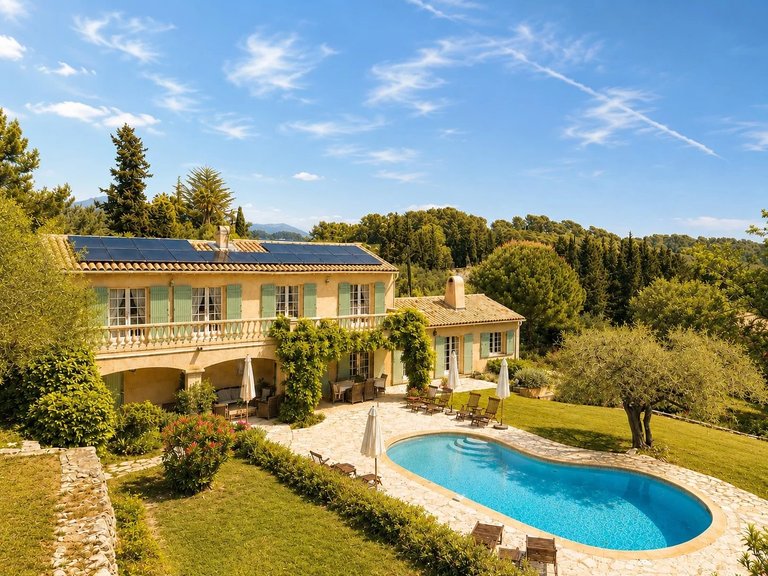Villa for Sale in Valbonne, Mougins, Valbonne, Grasse Area 2