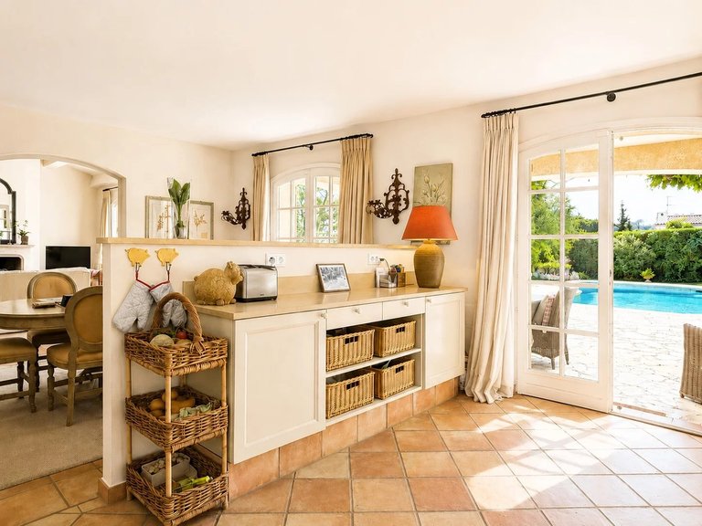 Villa for Sale in Valbonne, Mougins, Valbonne, Grasse Area 11