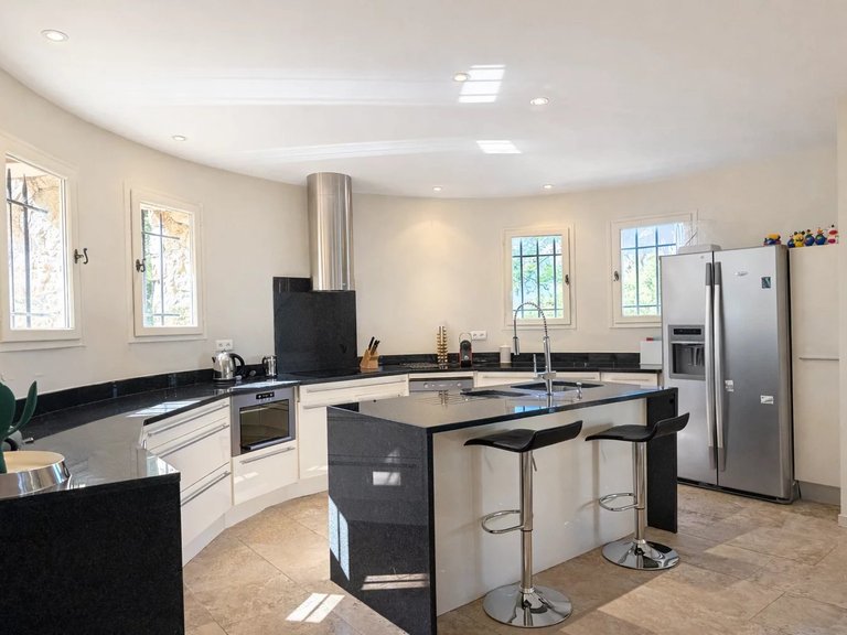 Villa for Sale in Fayence, Var Countryside (fayence, Lorgues, Cotignac) 10