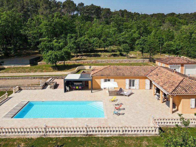 Villa for Sale in Fayence, Var Countryside (fayence, Lorgues, Cotignac) 2