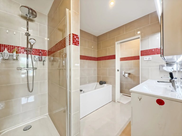 Villa for Sale in Fayence, Var Countryside (fayence, Lorgues, Cotignac) 14