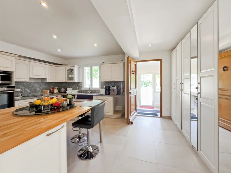 Villa for Sale in Fayence, Var Countryside (fayence, Lorgues, Cotignac) 5