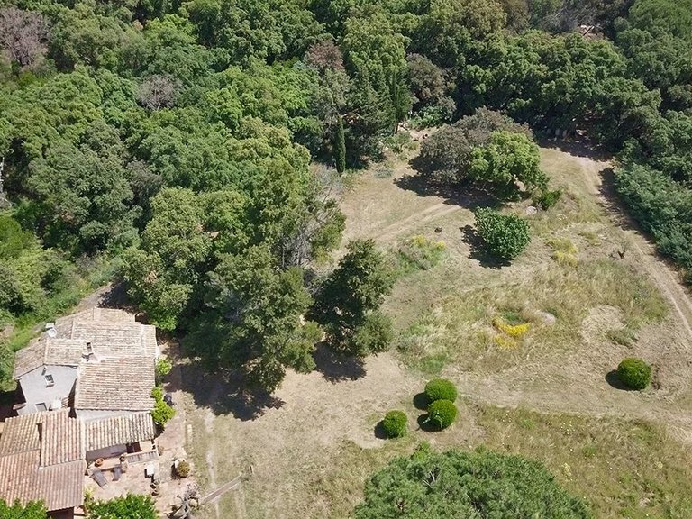 Villa for Sale in Cavalaire Sur Mer, Provence Coast (cassis To Cavalaire) 2