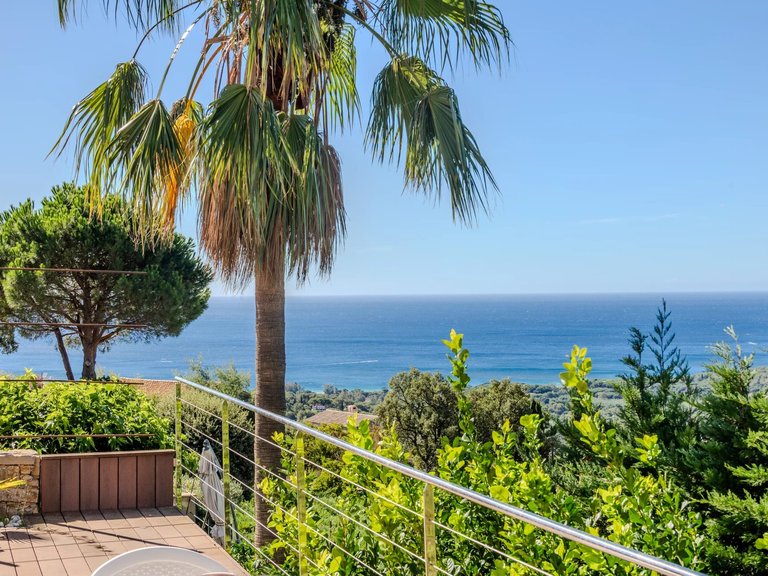 Villa for Sale in La Croix Valmer, St. Tropez, Grimaud Area 1