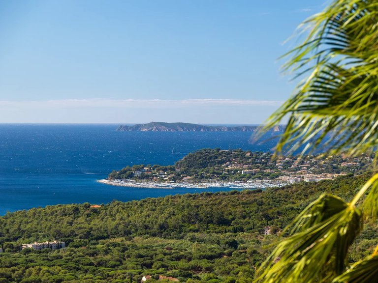 Villa for Sale in La Croix Valmer, St. Tropez, Grimaud Area 17