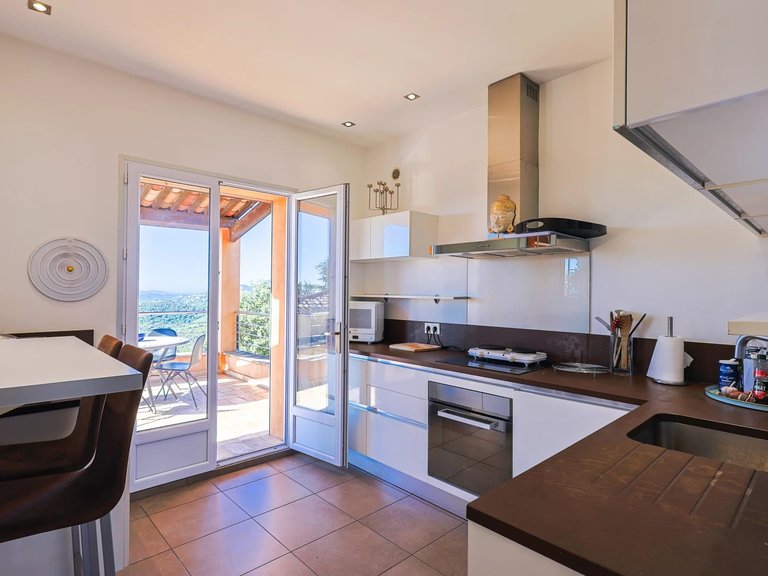 Villa for Sale in La Croix Valmer, St. Tropez, Grimaud Area 4