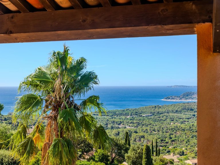 Villa for Sale in La Croix Valmer, St. Tropez, Grimaud Area 9