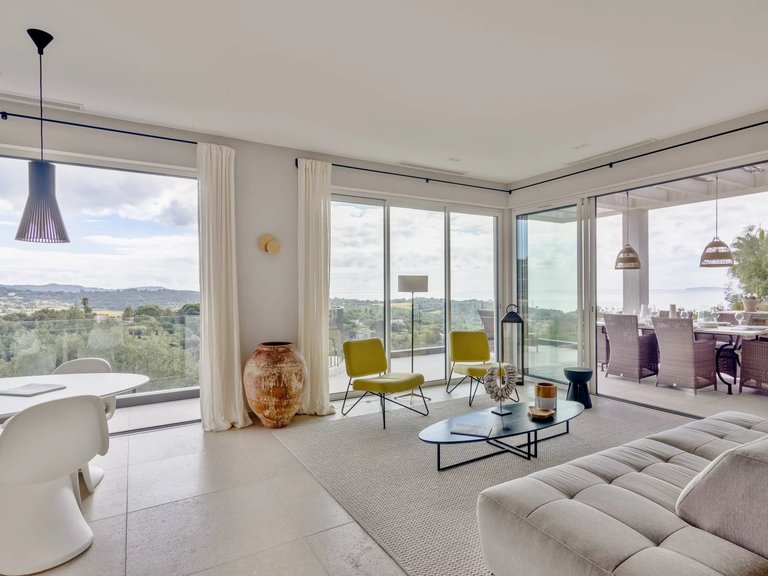 Villa for Sale in La Croix Valmer, St. Tropez, Grimaud Area 1